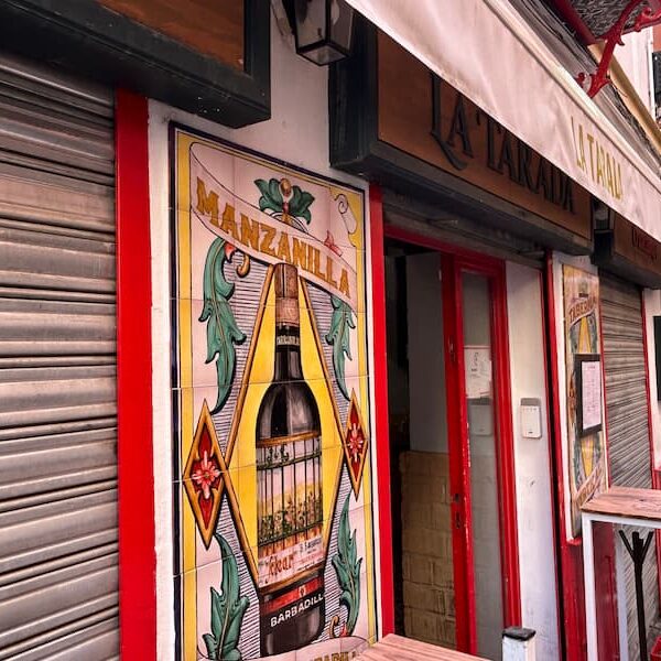 latarada-fachada-comerensevilla