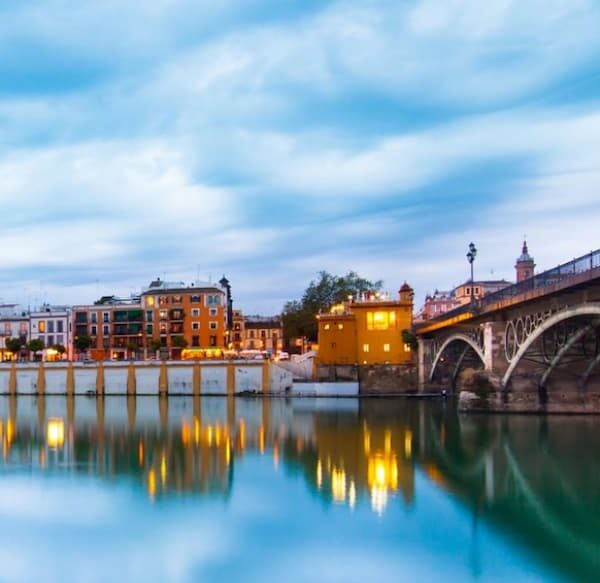 Los bares de Sevilla que todos buscan este invierno: «cuchareo del bueno»