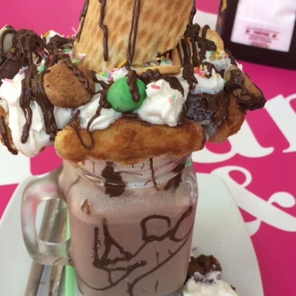 batido helado de chocolate y nata