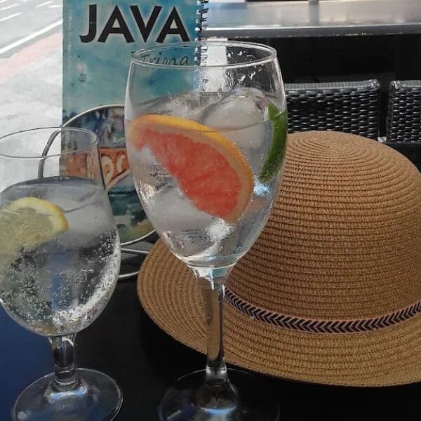 beber coctel en triana