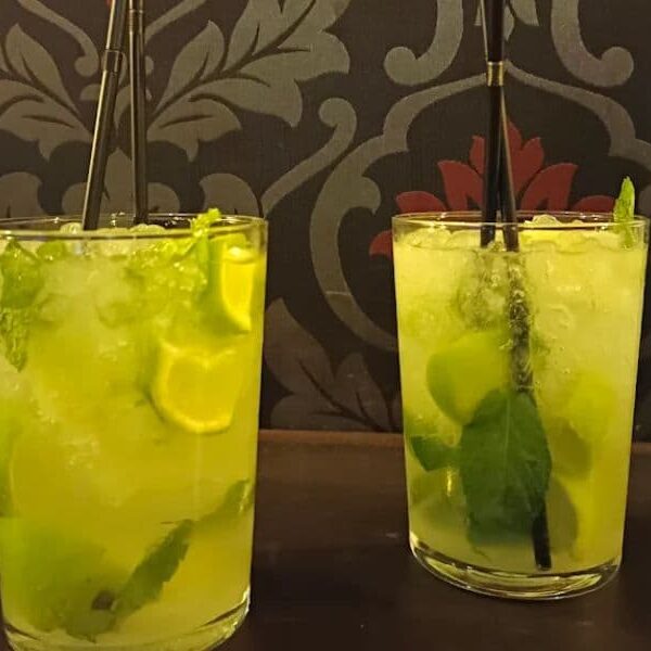 beber mojito en triana