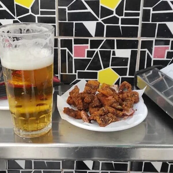 cerveza y chicharrones el tremendo sevilla