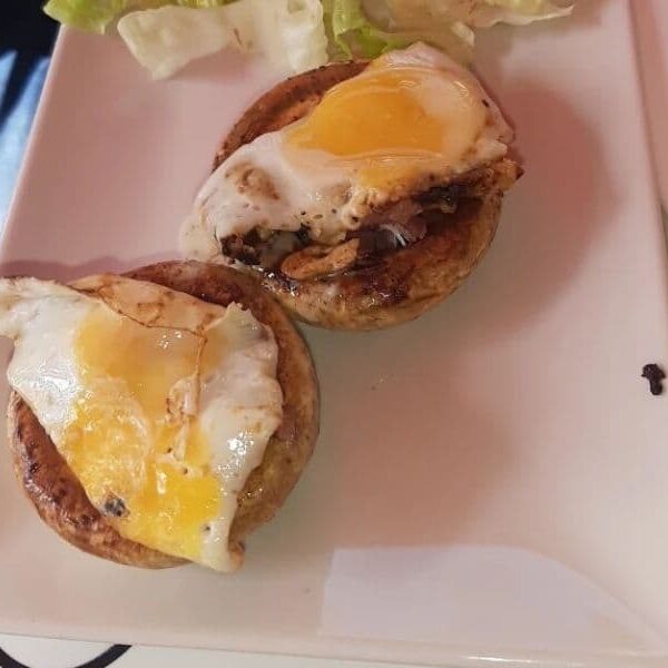 comer champiñones resellenos en sevilla