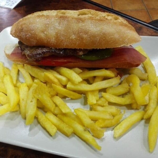 comer serranito en sevilla